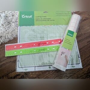 Cricut Bundle New 2 Cutting mats, 4 Sheets of Transfer Tape & 2 Rulers